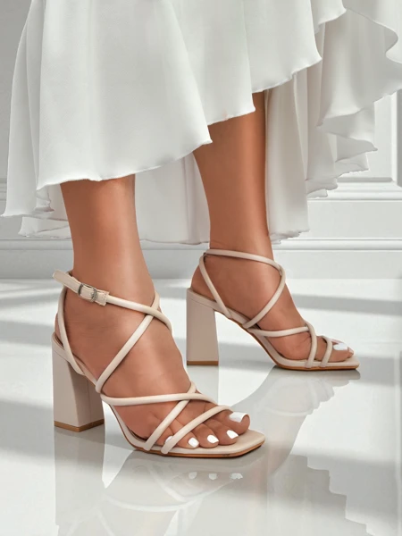 Royalfashion Жіночі босоніжки на стійкому каблуці Elysia