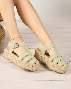 тёмно-зелёный