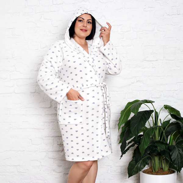 Мягкий белый женский халат с сердечками - Одежда