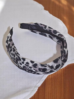 голубий сірий