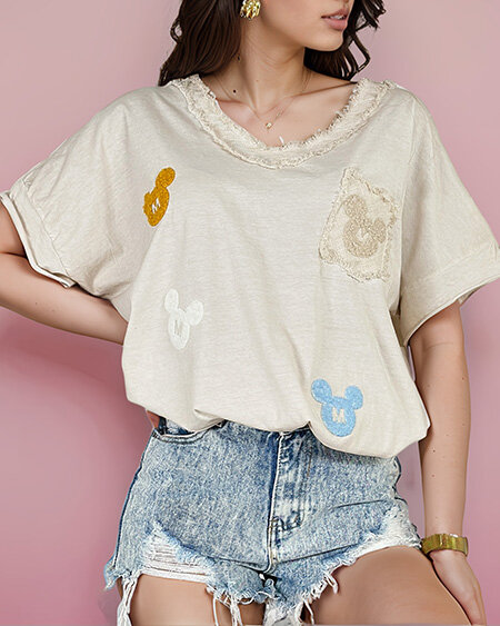 Жіноча футболка з нашивками Royalfashion