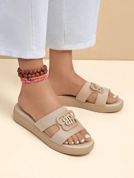 Royalfashion Жіночі шльопанці на плоскій підошві ChicStep