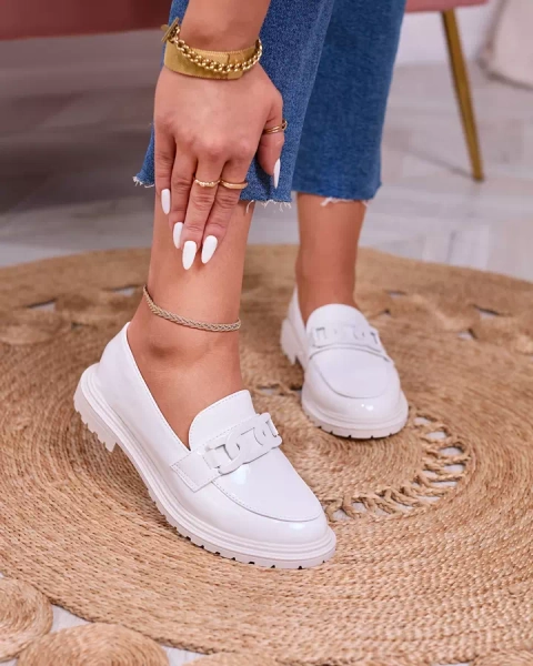 Royalfashion Білі лаковані мокасини для жінок Dafench