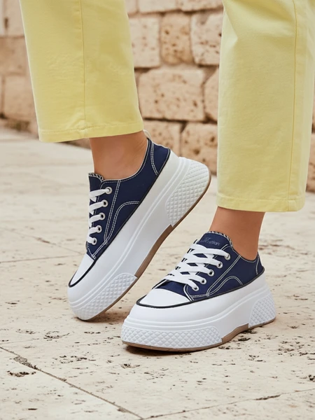 Royalfashion Женские платформенные кроссовки Beemes