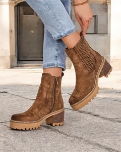 коричневий