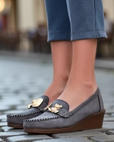 Світло-сірий