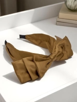 коричневий